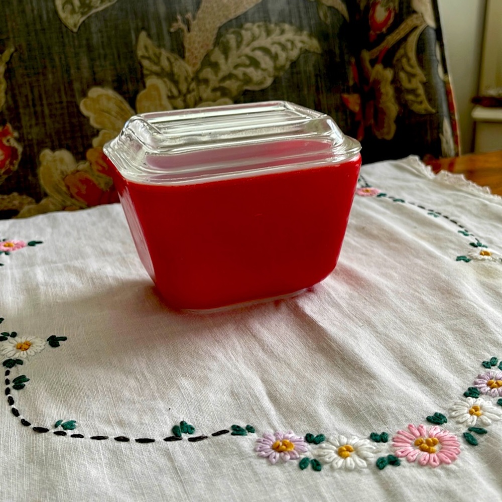 Primary Red Pyrex Fridgie ✨